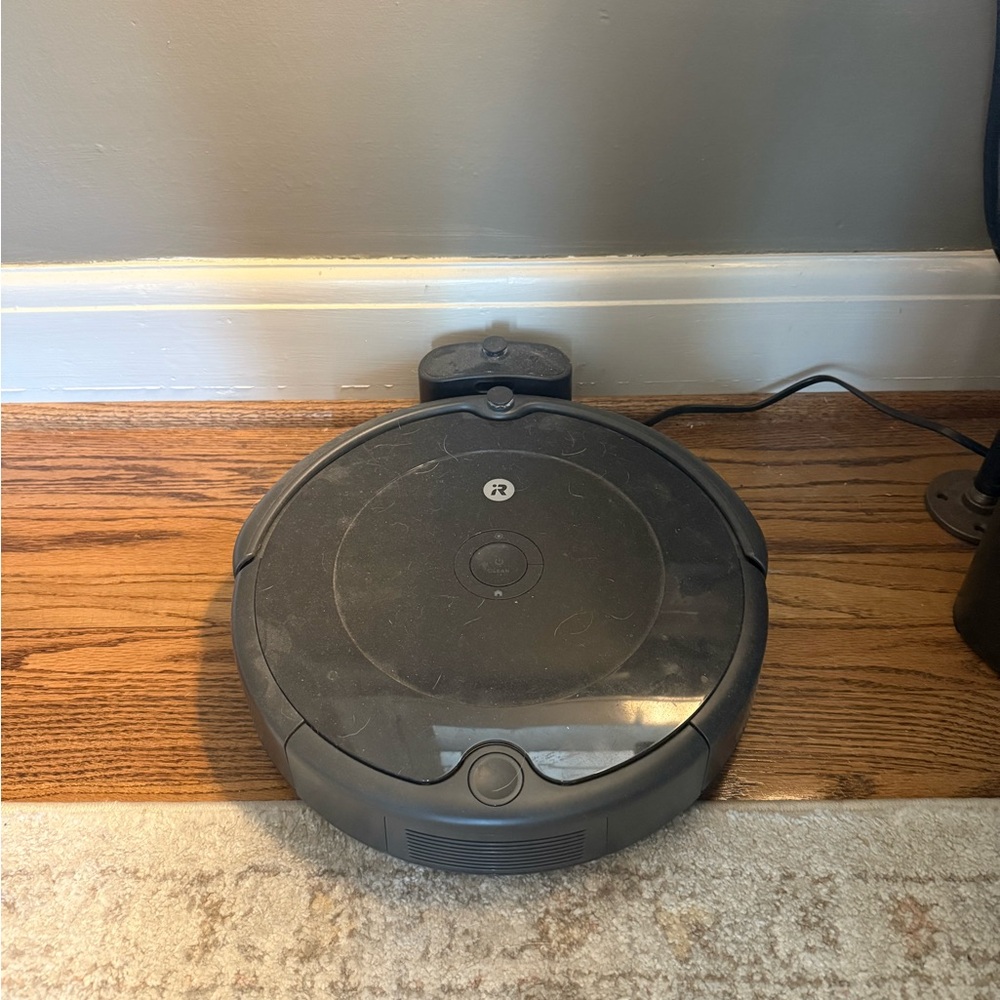 iRobot Roomba Vacuum 694